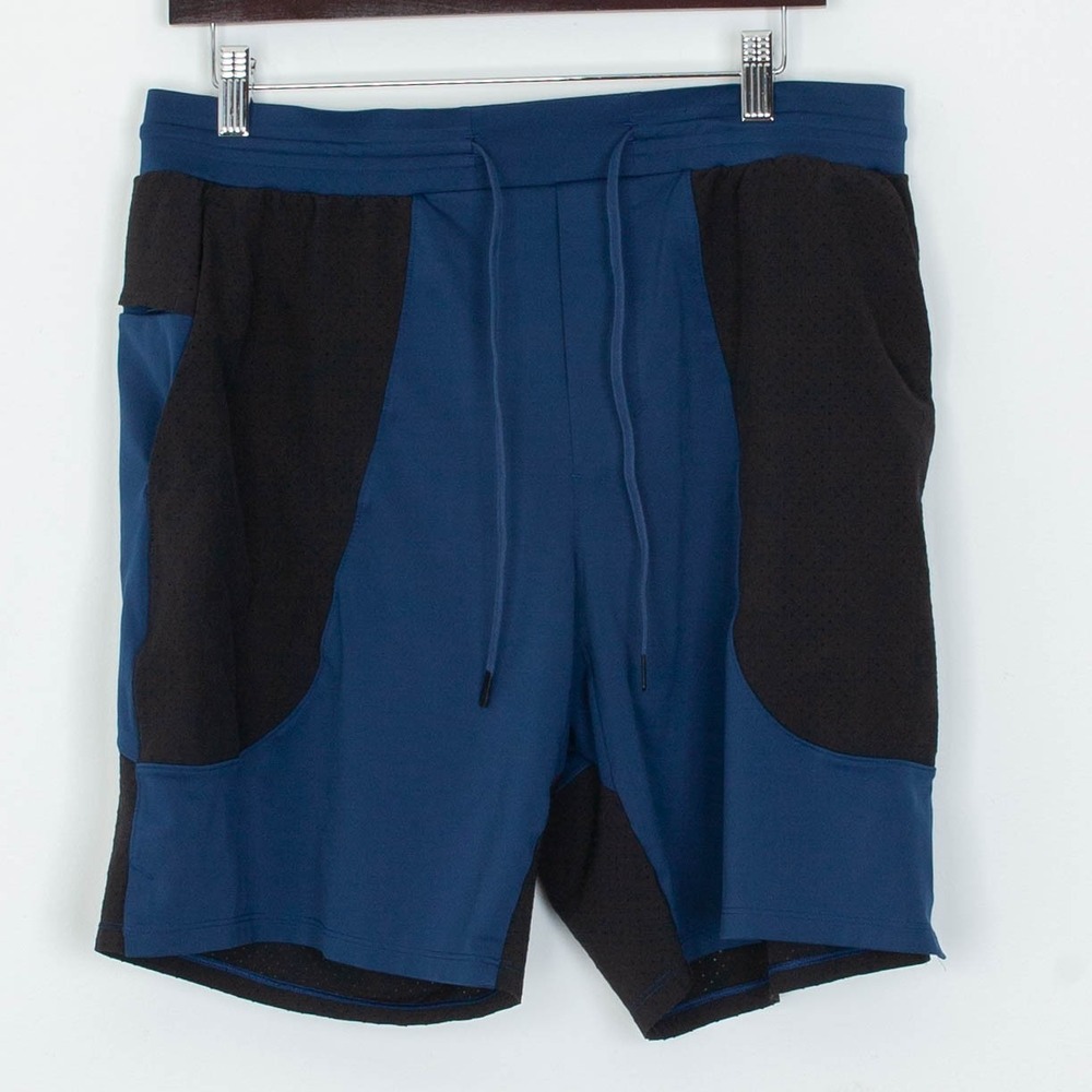 Lululemon Mens Elevated 9" Shorts Size L Blue Black Athletic Running Workout